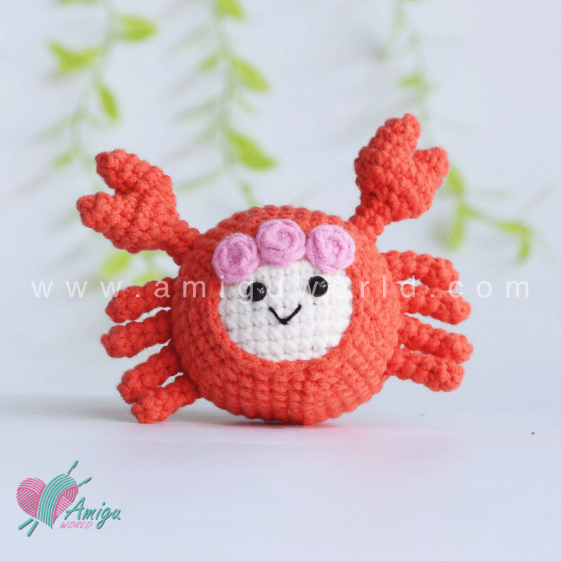 Amigurumi Mochi Crab Crochet pattern by AmiguWorld