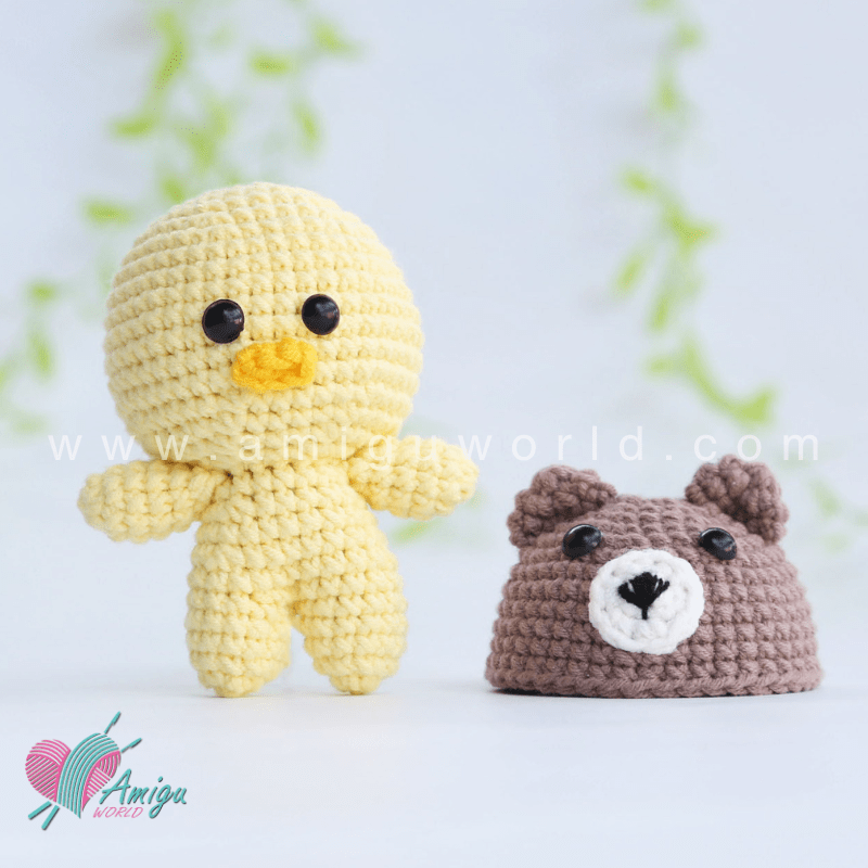 Amigurumi Duck Crochet pattern by AmiguWorld