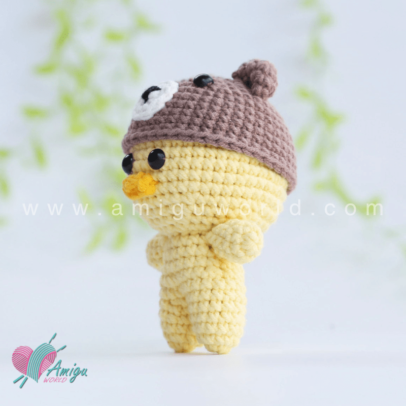 Amigurumi Duck Crochet pattern by AmiguWorld