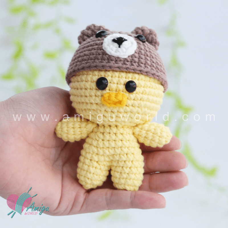 Amigurumi Duck Crochet pattern by AmiguWorld