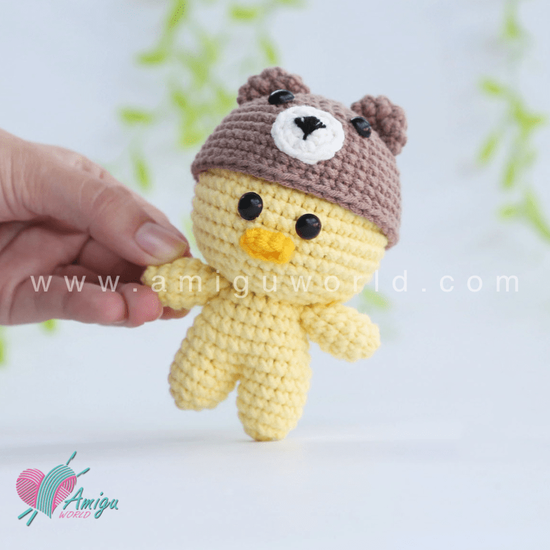 Amigurumi Duck Crochet pattern by AmiguWorld