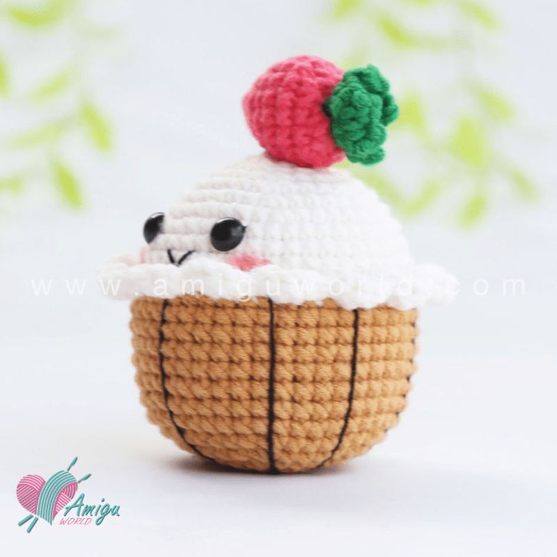 Amigurumi Cake Crochet pattern by AmiguWorld