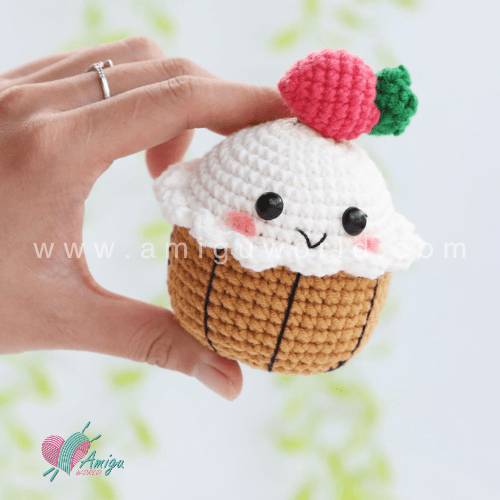 Amigurumi Little Cupcake with Strawberry – Free Crochet Pattern