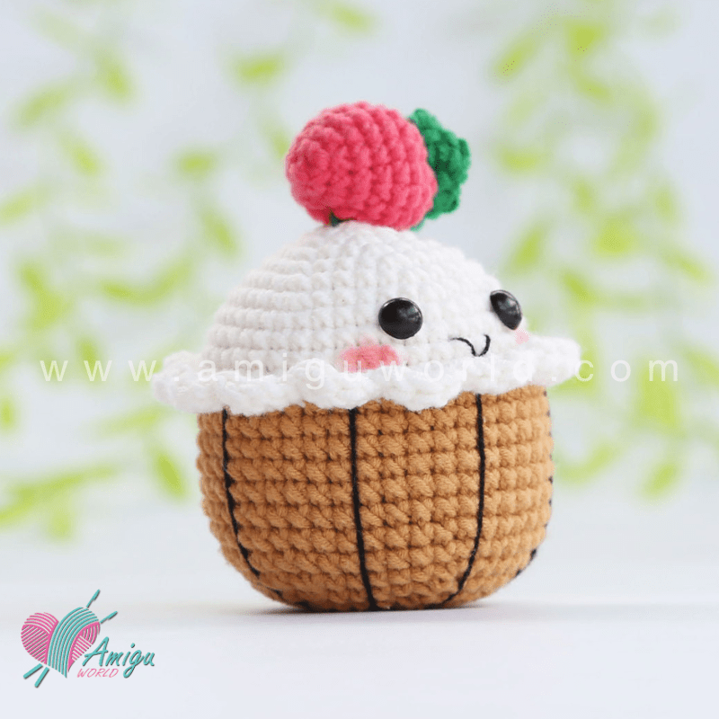 Amigurumi Cake Crochet pattern by AmiguWorld