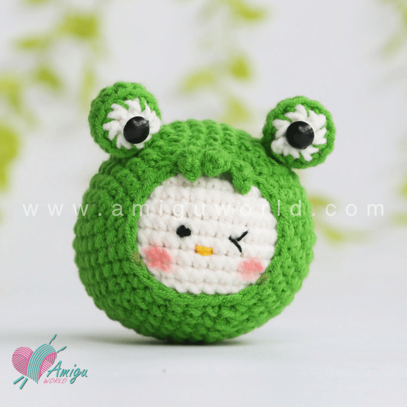 Amigurumi Mochi Frog Crochet pattern by AmiguWorld