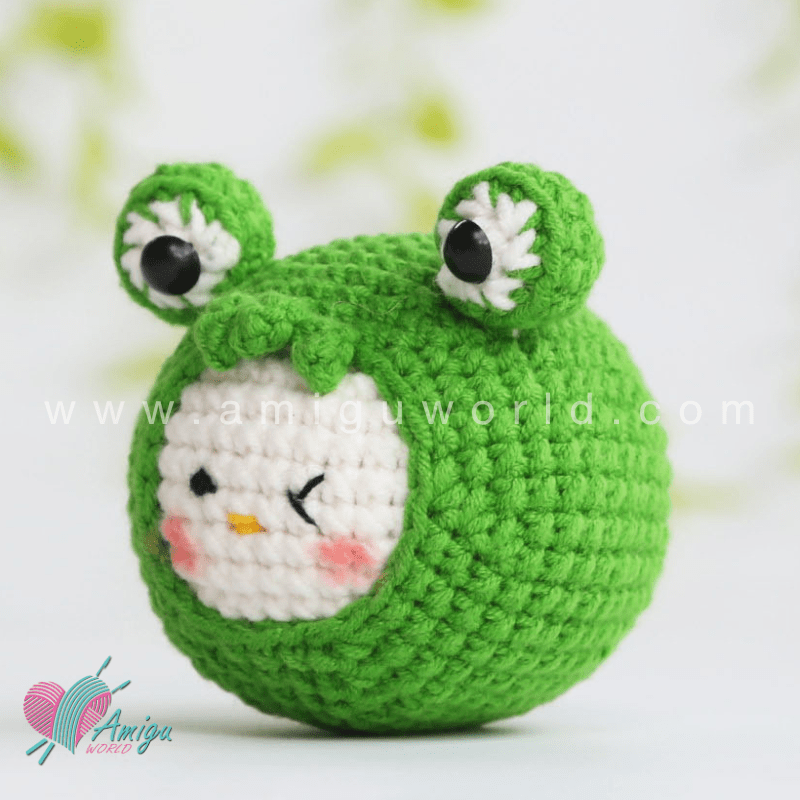Amigurumi Mochi Frog Crochet pattern by AmiguWorld
