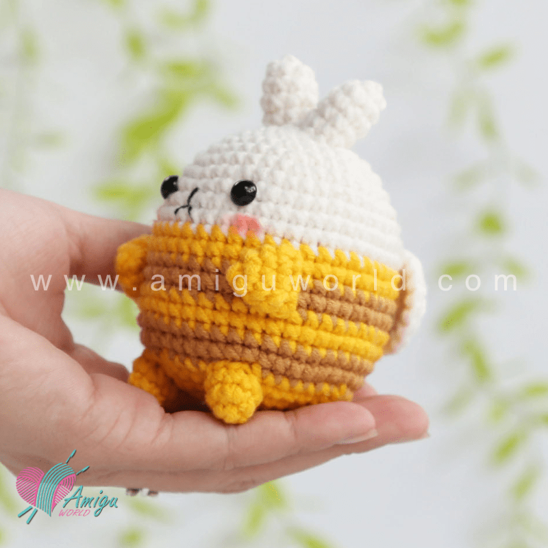 Amigurumi Molang In Bee Outfit pattern by AmiguWorld