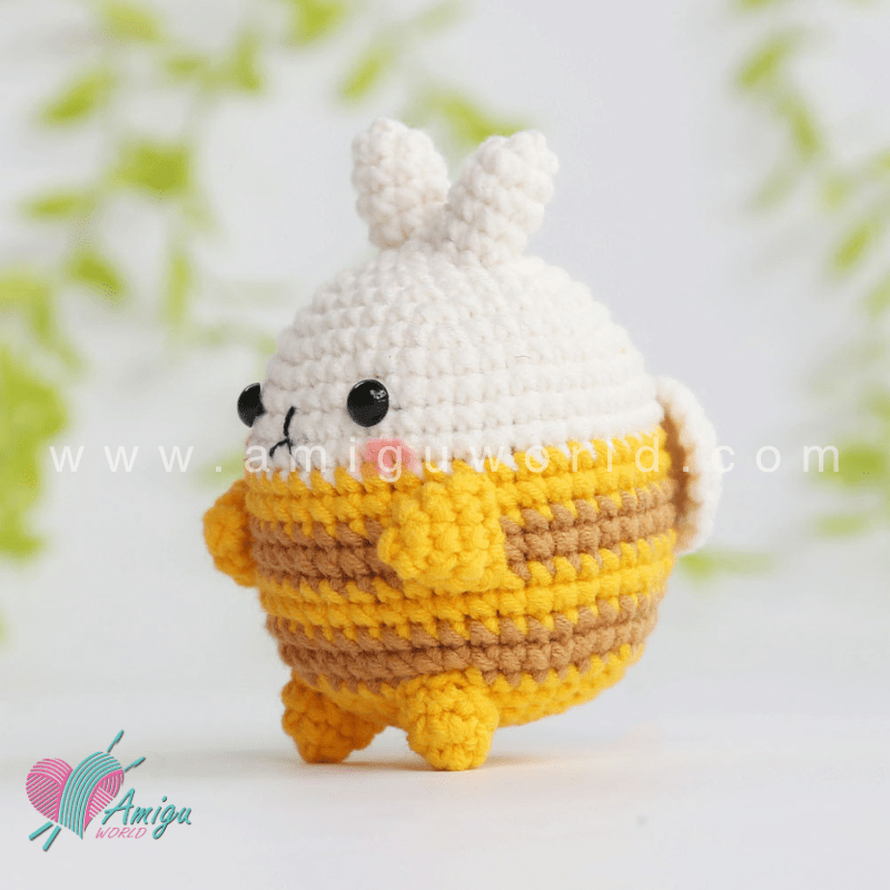 Amigurumi Molang In Bee Outfit pattern by AmiguWorld
