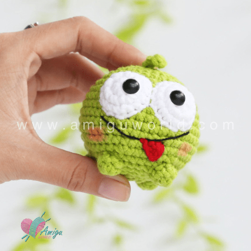 Little Om Nom amigurumi free crochet pattern