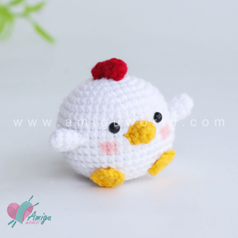 Amigurumi Rooster pattern by AmiguWorld