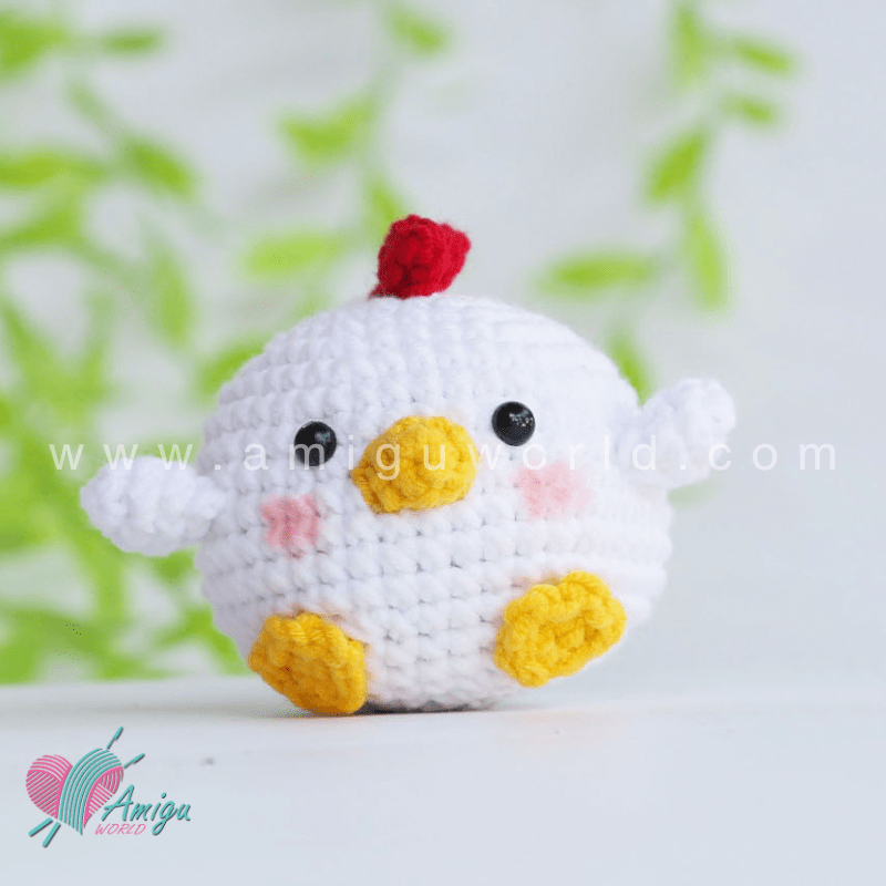 Amigurumi Rooster pattern by AmiguWorld