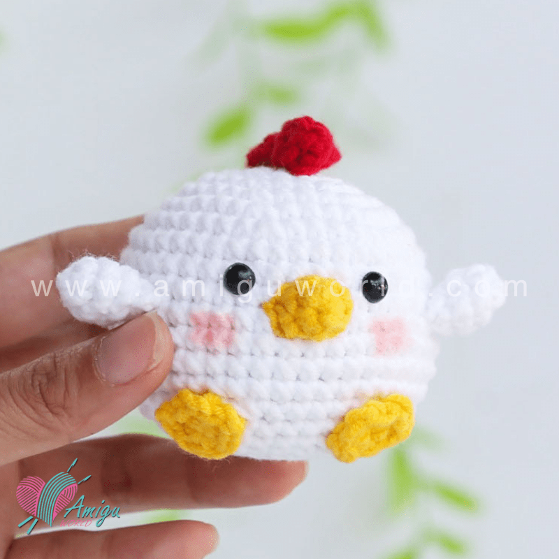 Amigurumi Rooster pattern by AmiguWorld