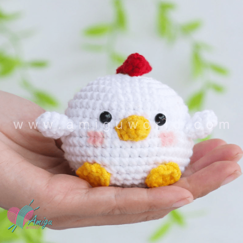 Amigurumi Rooster pattern by AmiguWorld